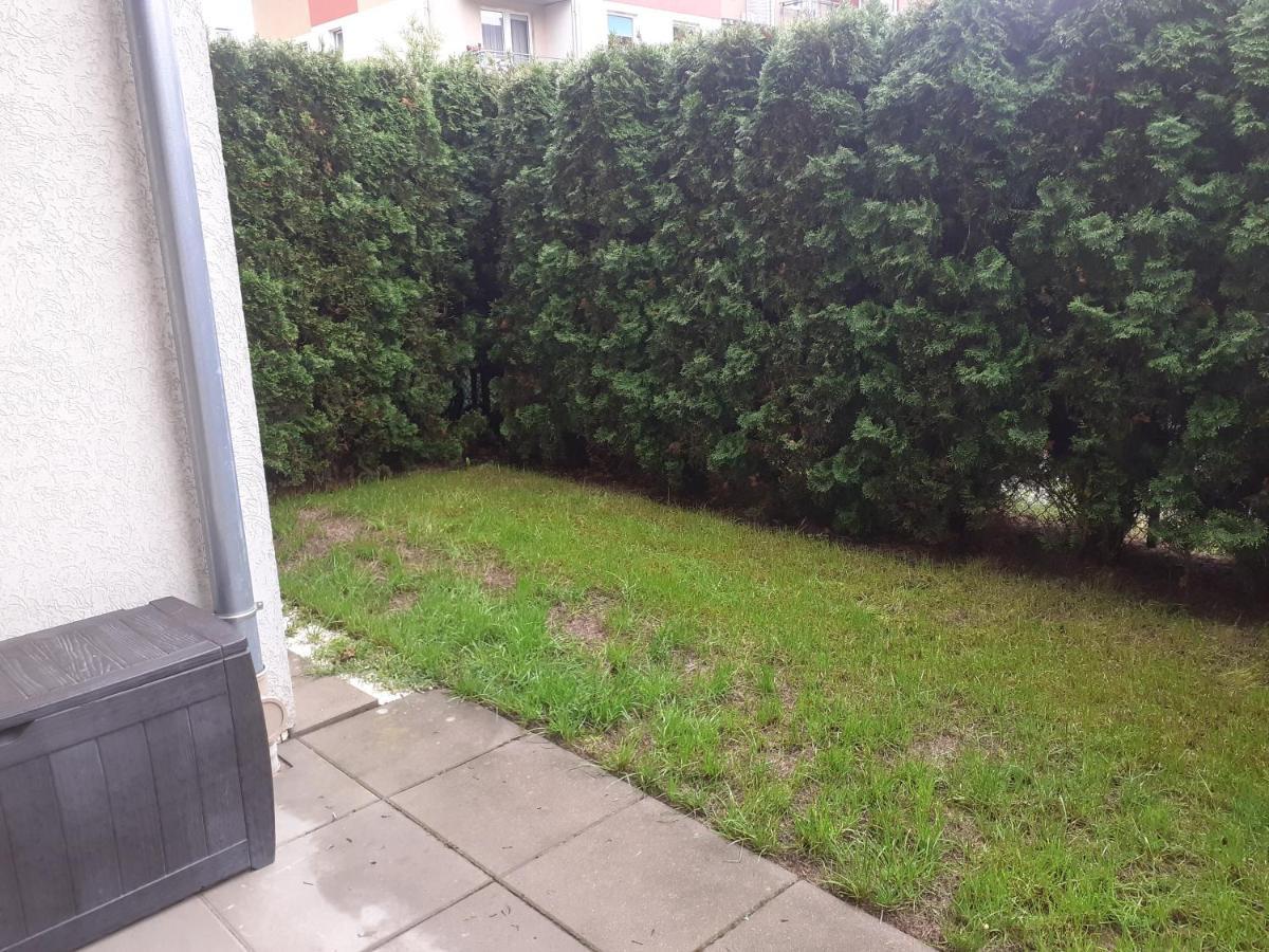 Sloneczny Apartament Z Malym Ogrodkiem Wejherowo Exterior foto